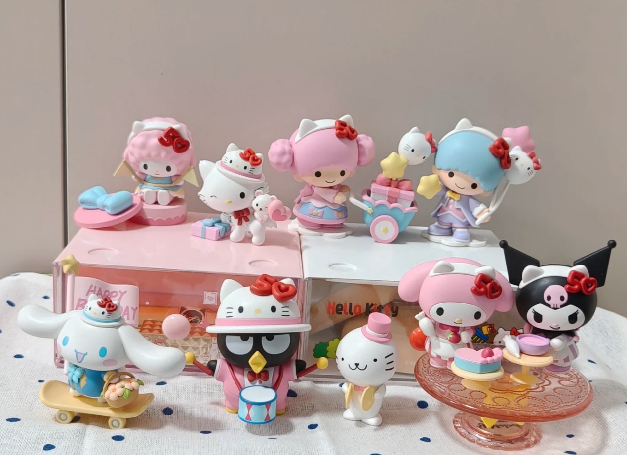 Hello kitty，泡泡玛特