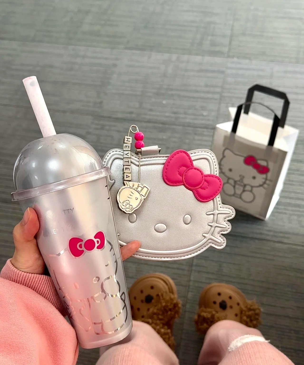 Hello kitty，喜茶