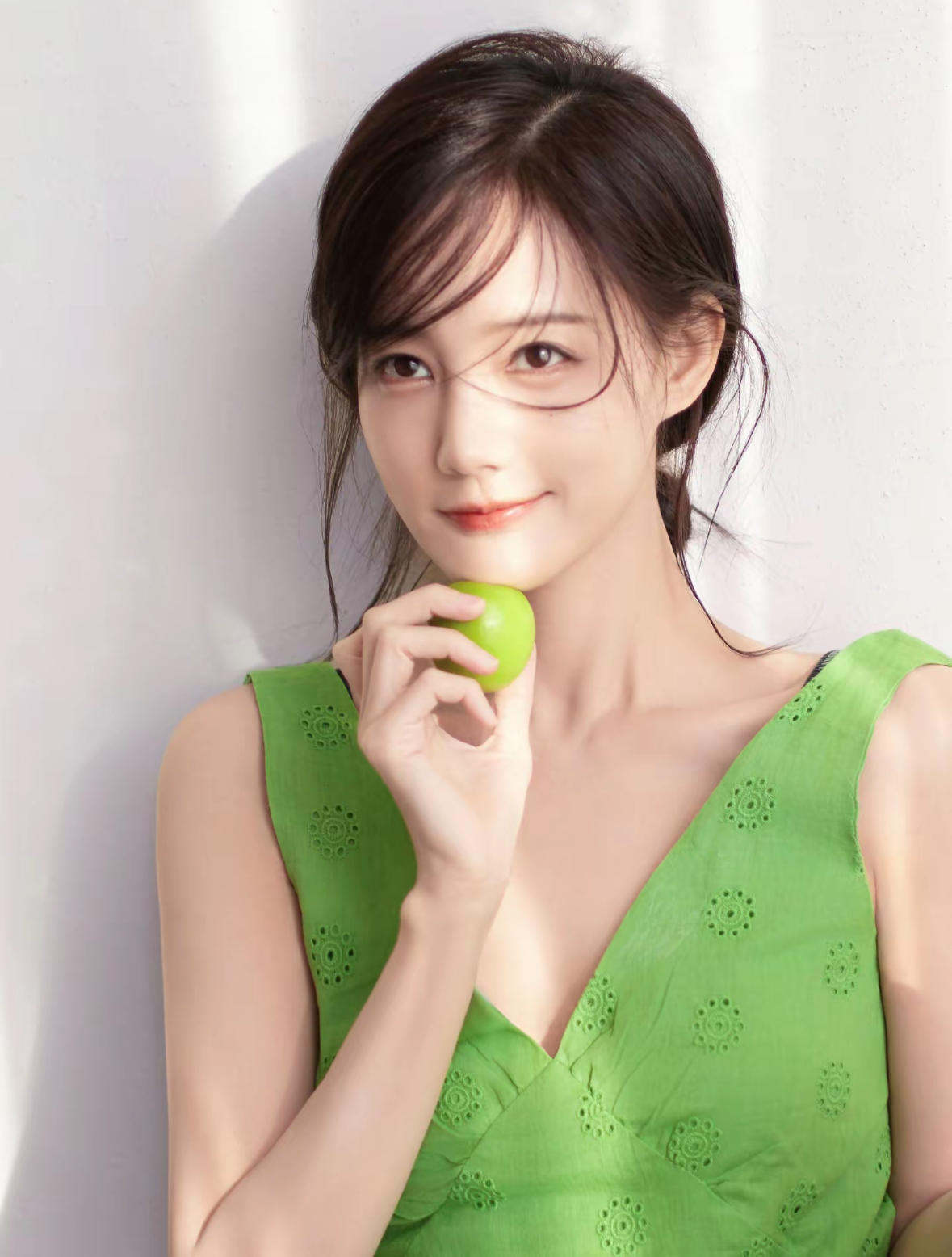李一桐，青苹果妆
