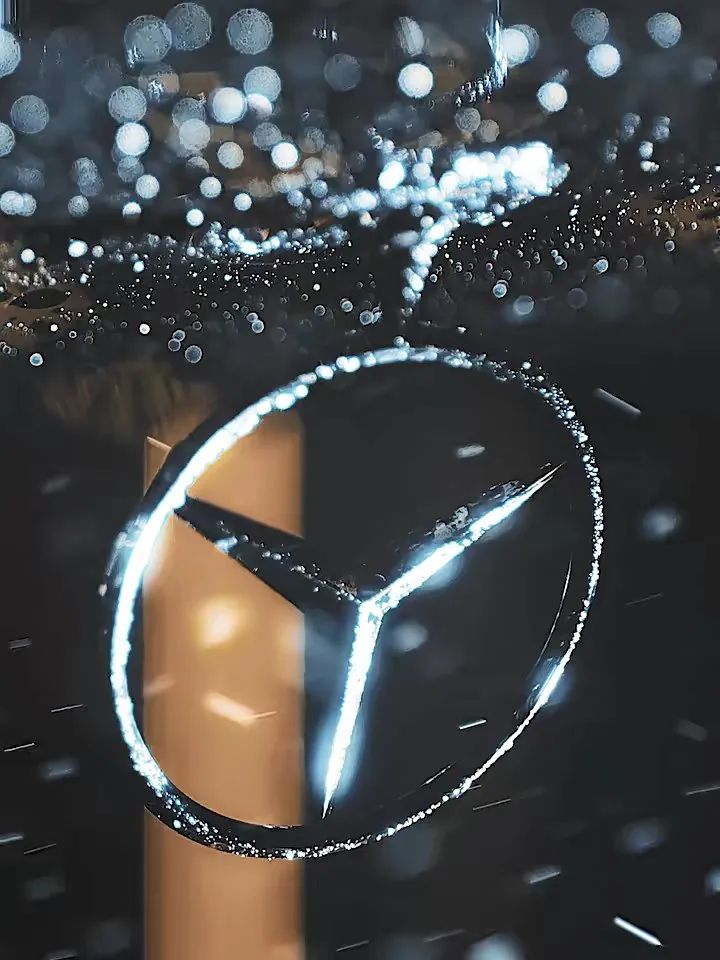 奔驰做小红书，一个公开的老钱社区