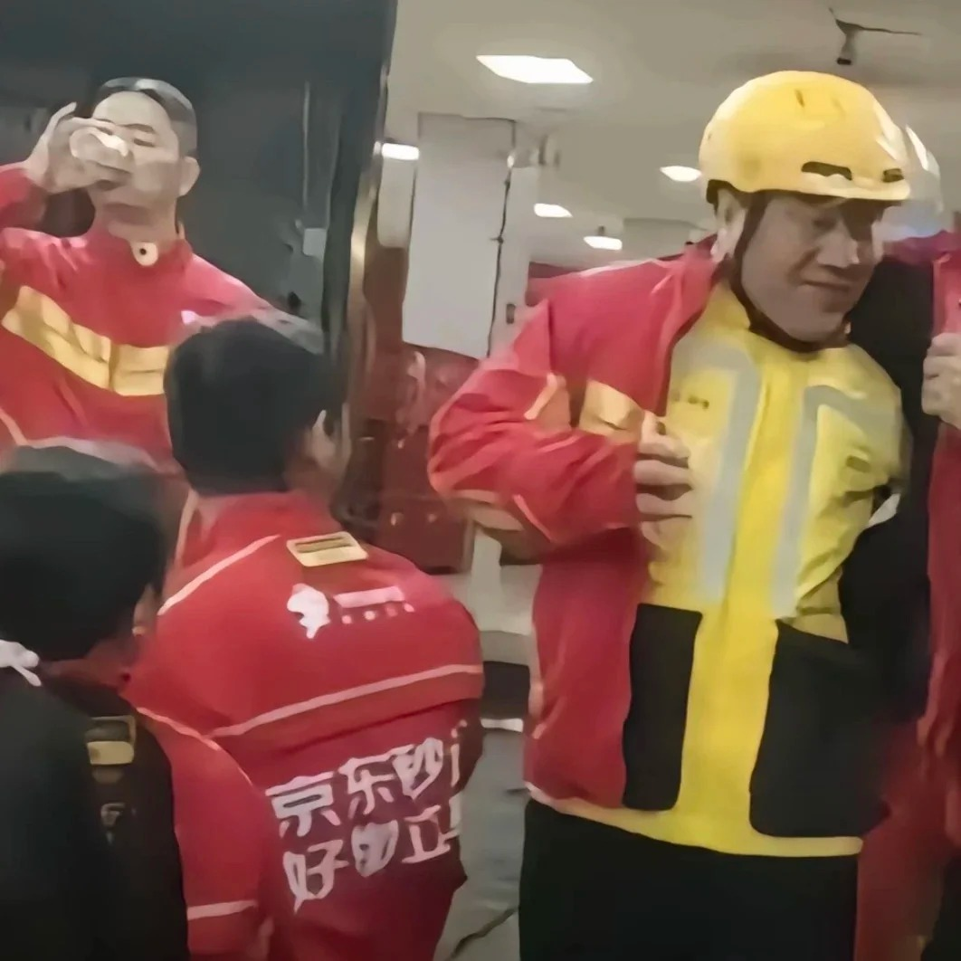 月度营销洞察：一种活人感的商战